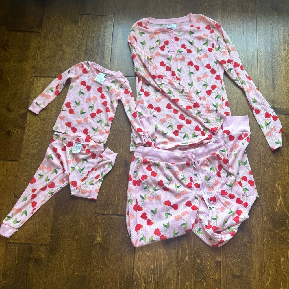 The Cutest Matching Pajama Set Mom/Daughter Size L/2T